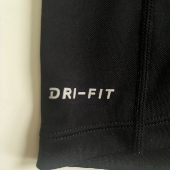 Black Nike Athletic Quarter Zip perfect for the gym or everyday wear - Picture 6 of 6